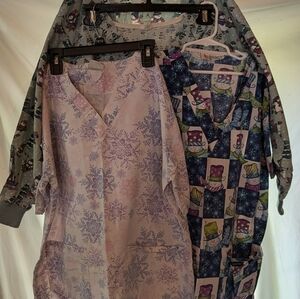 4 Piece Lot Of Winter Scrub Tops Size M - Shirts And Jacket